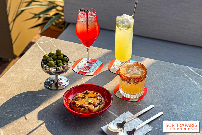 Bar Les Ombres : cocktails & tapas sur le rooftop du Musée du Quai Branly avec vue sur la tour Eiffel