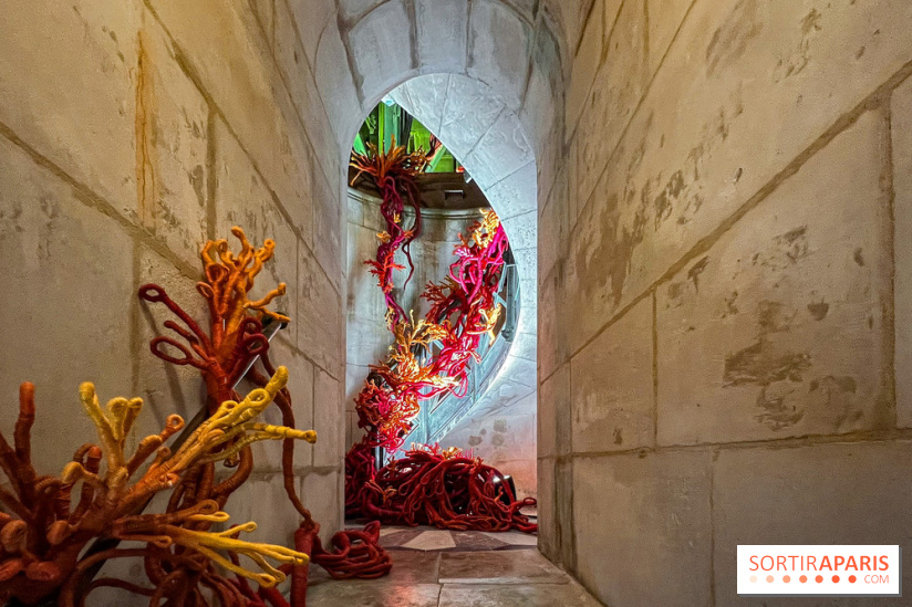 Paris Design Week 2025: une œuvre textile s'invite dans la Colonne de Juillet, place de la Bastille - IMG 7328 jpg