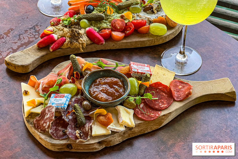 Bar du OFF Paris Seine - 0D428275 F0DF 46C4 92D1 03351BDF43F7