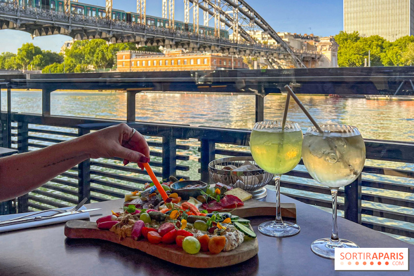 Bar du OFF Paris Seine - 1EE609BB AC9A 48E7 A7C5 32B846D94439