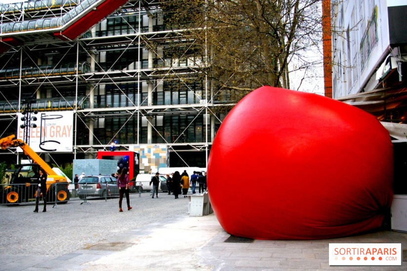 Le RedBall Project de Kurt Perschke débarque à Paris