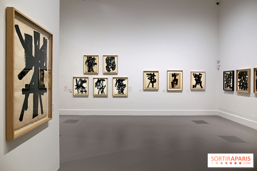 Pierre Soulages : nos photos de son exposition et de ses peintures sur papier à voir au Musée du Luxembourg