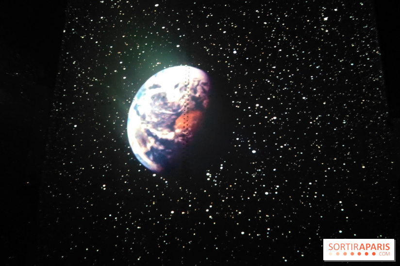 Destination Lune : un voyage immersif dans les étoiles à l'Atelier des Lumières - photos - fotor 1758652424593