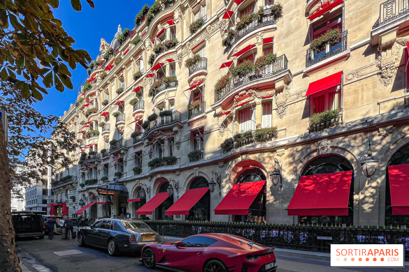 Plaza Athénée : une installation design XXL gratuite signée Uchronia exposée dans la cour du palace - IMG 1211 jpg 2