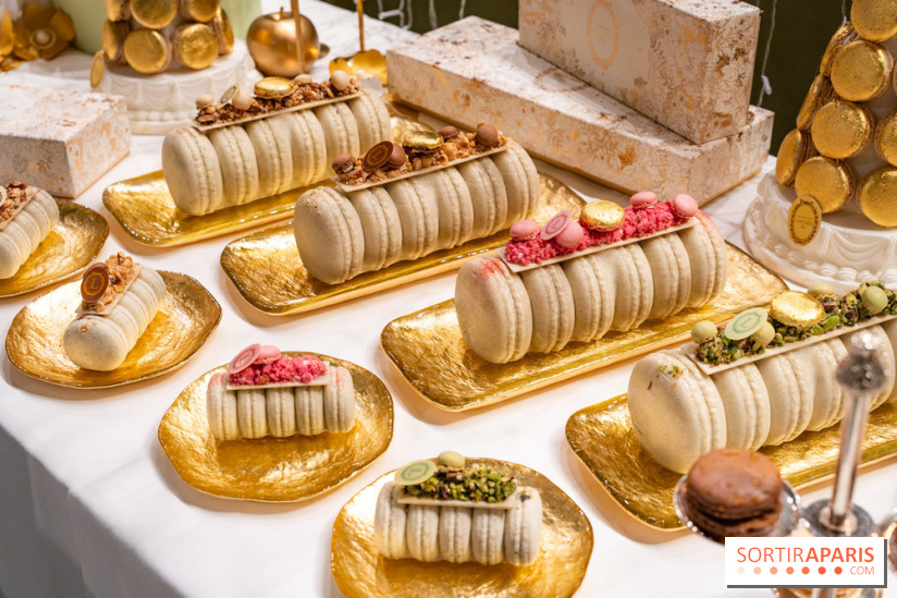 Les bûches et créations de Noël et fêtes de Ladurée 2025