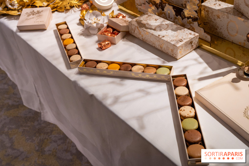 Les bûches et créations de Noël et fêtes de Ladurée 2025