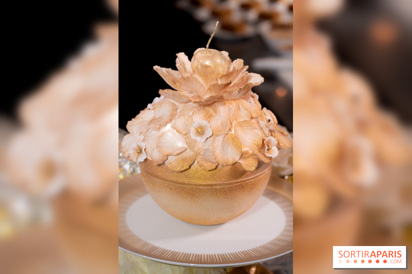 Les bûches et créations de Noël et fêtes de Ladurée 2025