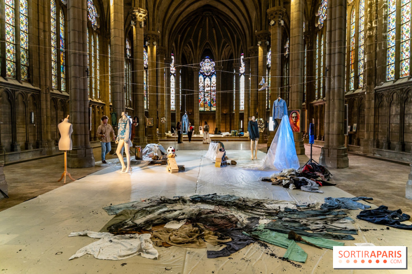 Exposition street-art et mode gratuit dans une chapelle à Paris : à la Croisée des Arts - photos