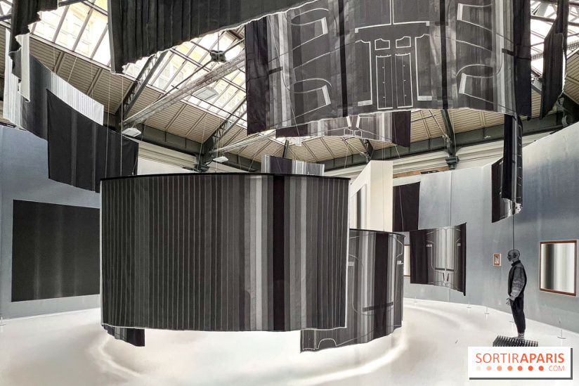 Art Basel Paris 2025 : Issey Miyake sublime textile et lumière dans une installation gratuite