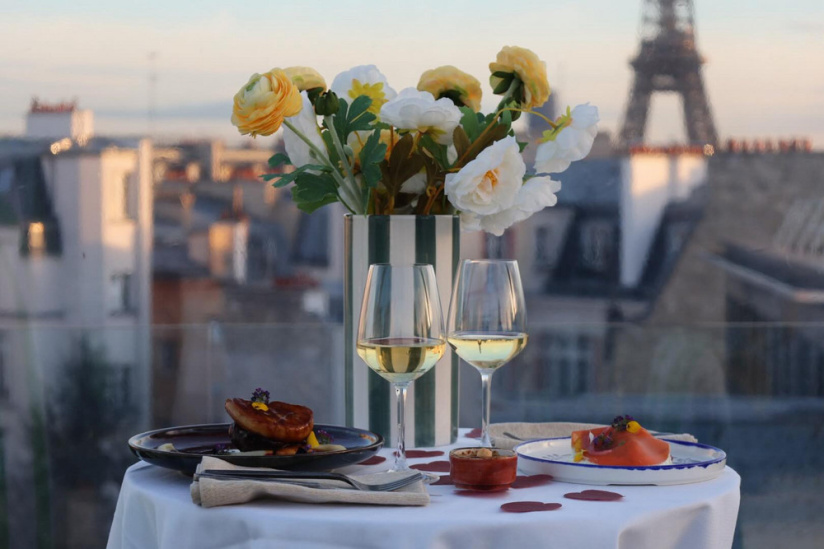 Un hiver ensoleillé au sommet de Paris sur le Rooftop Eylau Paris