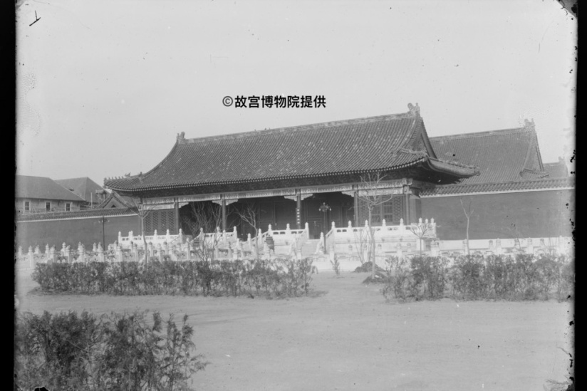 « Un siècle de conservation – de la Cité interdite au Musée du Palais » au Centre Culturel de Chine - 1 2 古物陈列所