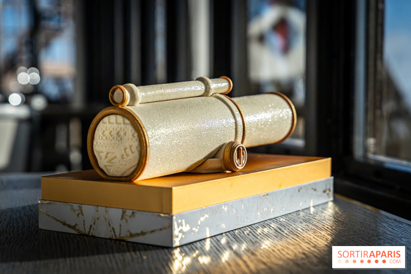 Bûche de Noël du Jules Verne : Voyage Extraordinaire