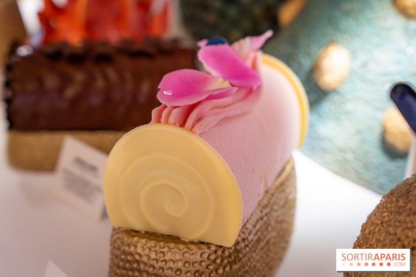 Bûches de Noël et créations de fête 2025 de Pierre Hermé : les Abysses
