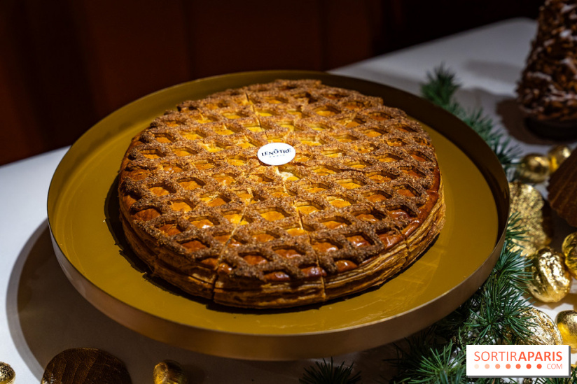 Bûche de Noël Lenôtre 2025 : Le train des Merveilles et les créations de fête - photos
