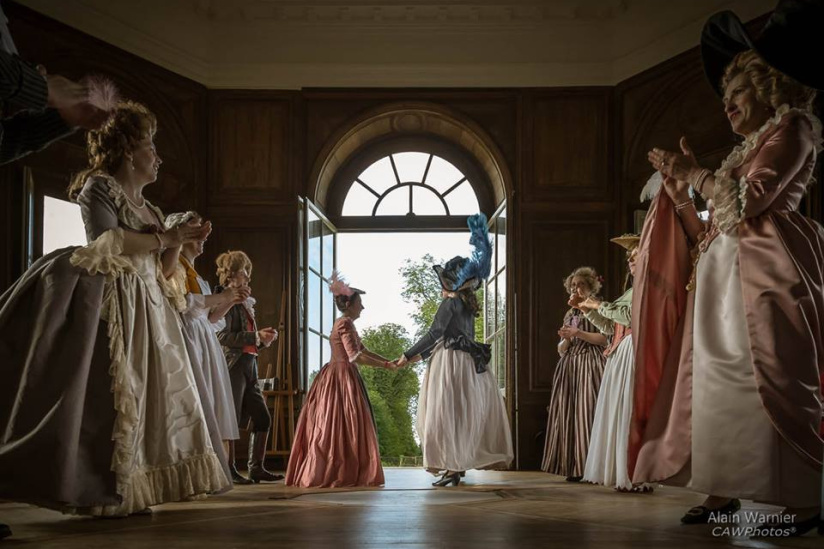 Visite théâtralisée inédite au Pavillon royal de la Muette - Corinne et Alain WARNIER   05