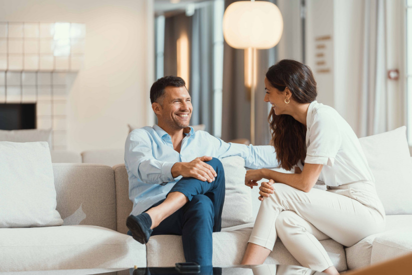 Les fêtes de Noël au Dolce Versailles - Dolce by Wyndham Versailles, Domaine du Montcel   Lobby Couple (7) web