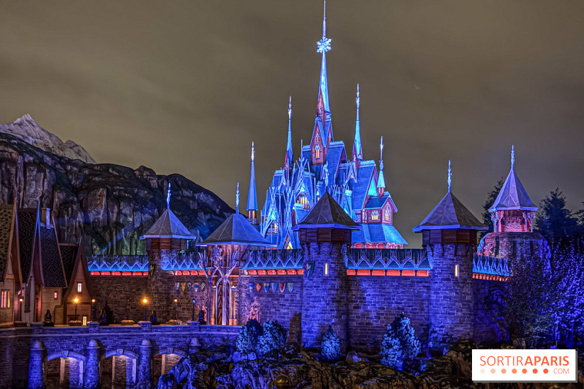 World of Frozen - chateau nuit