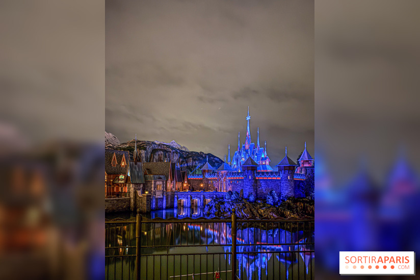 World of Frozen - chateau nuit