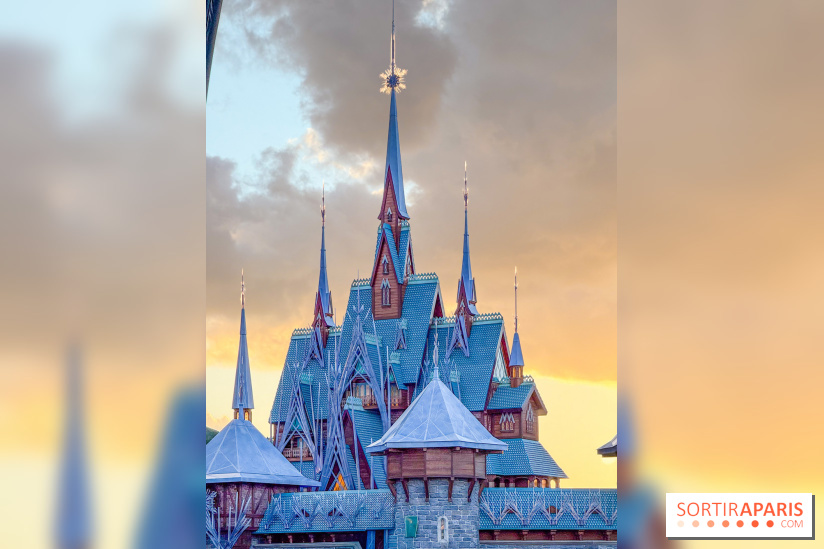 World of Frozen - chateau