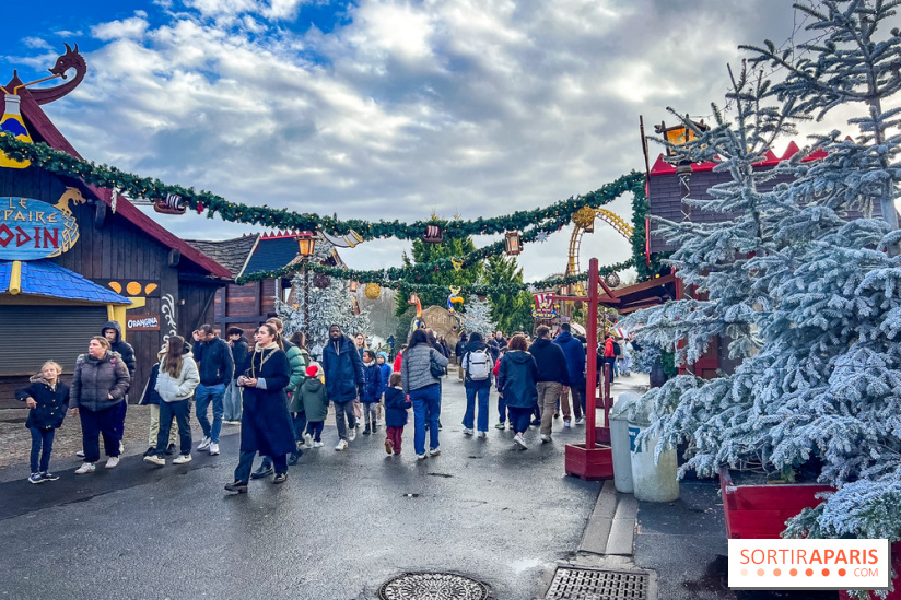 Noël au Parc Astérix 2025, patinoire et marché de Noël  - IMG 7395