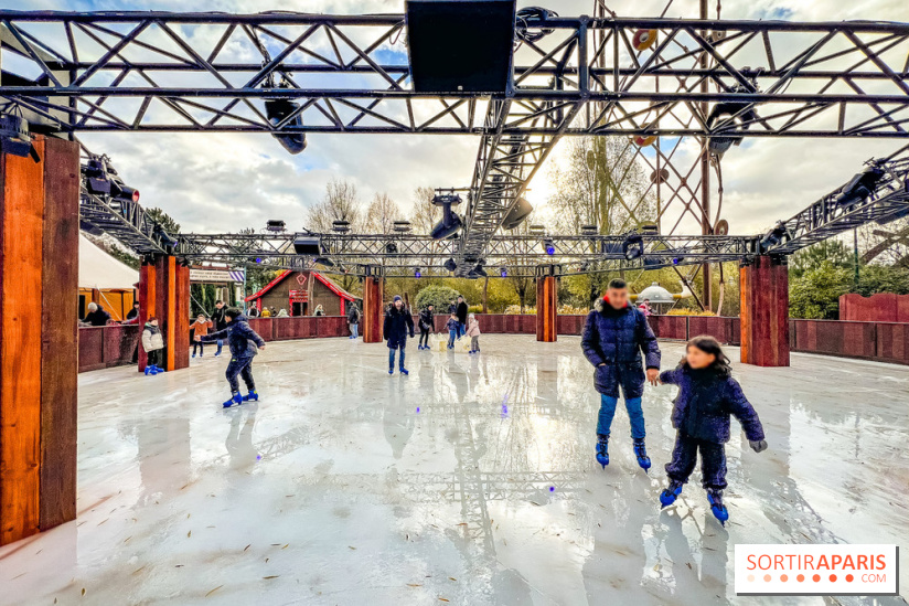 Noël au Parc Astérix 2025, patinoire et marché de Noël  - IMG 7427