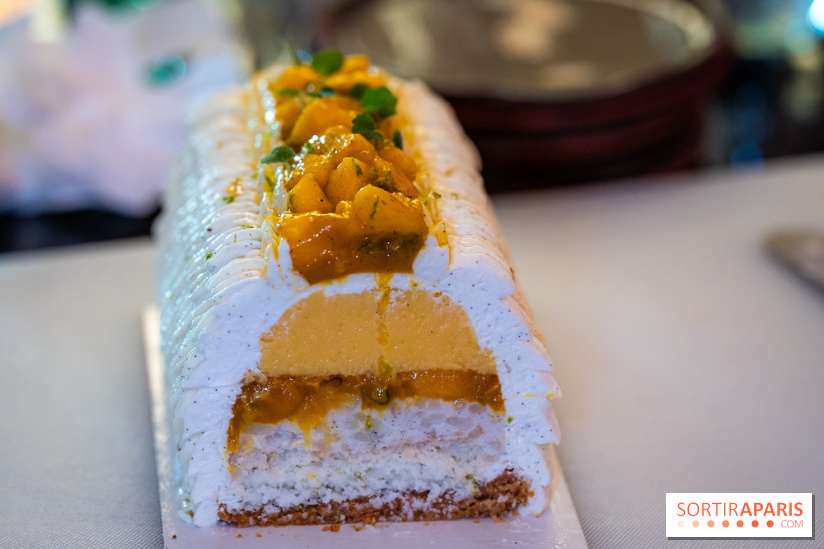 Bûche de Noël Paris-Brest pistache et tropicale de Nour Kandler - Lalla Coffee - A7C02415