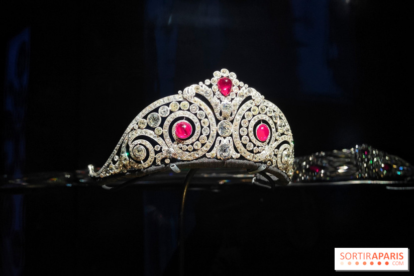 Joyaux dynastiques : une exposition qui brille de mille feux à l'Hôtel de la Marine à Paris - fotor 1765278625898