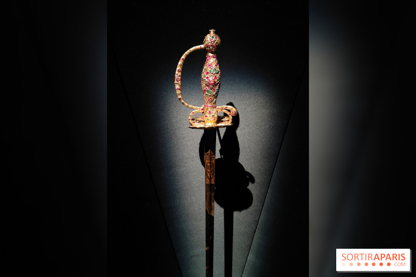 Joyaux dynastiques : une exposition qui brille de mille feux à l'Hôtel de la Marine à Paris - fotor 1765278942899