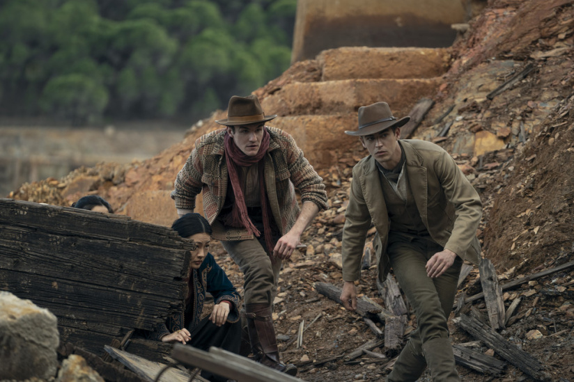 Young Sherlock - Hero Fiennes Tiffin Dónal Finn