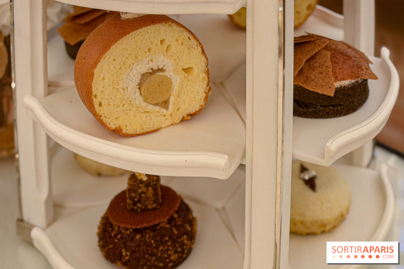 Noël 2025 au Plaza Athénée : tea time festif en famille, patinoire enchantée et chalet-raclette - IMG 4350