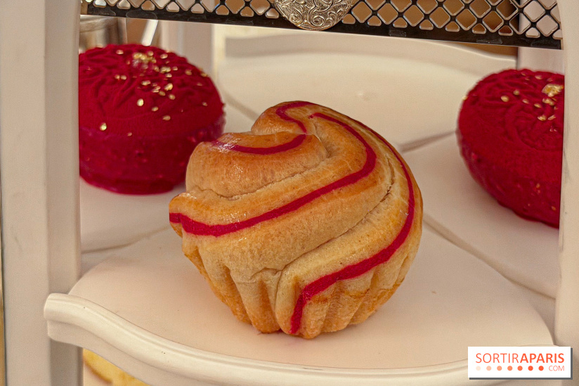 Noël 2025 au Plaza Athénée : tea time festif en famille, patinoire enchantée et chalet-raclette - IMG 4360