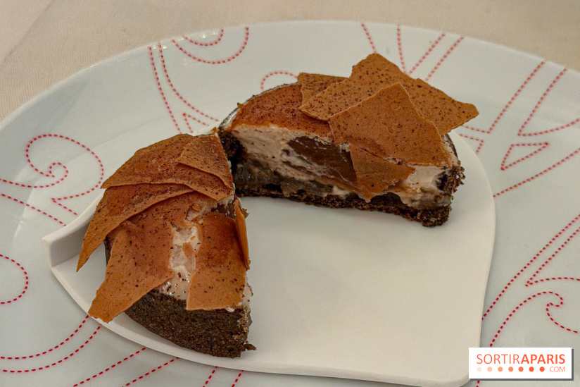 Noël 2025 au Plaza Athénée : tea time festif en famille, patinoire enchantée et chalet-raclette - IMG 4387