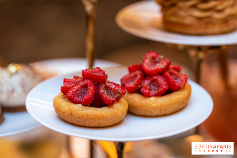Le tea time Emily in Paris de l'Hôtel du Louvre - A7C04055