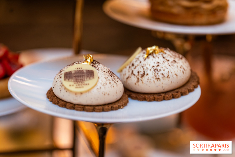 Le tea time Emily in Paris de l'Hôtel du Louvre - A7C04058