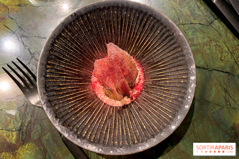 Mantra - Beignet de datte, crème d'oignons, guanciale