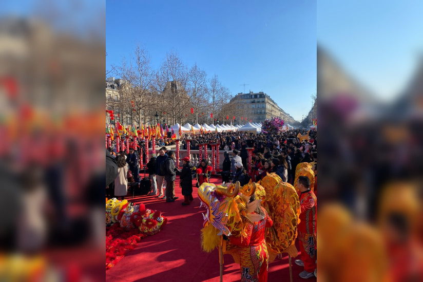 Défilés, dragons et saveurs asiatiques : la place de la République célèbre l’Année du Cheval - 1 2