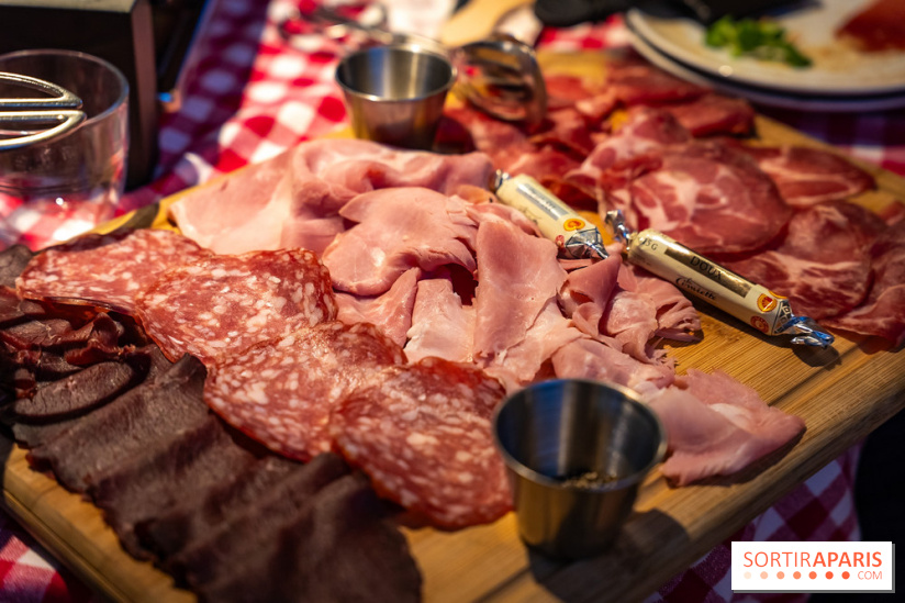 Mama ski club au Mama Shelter La Défense, raclette et Mont d'Or - A7C05491