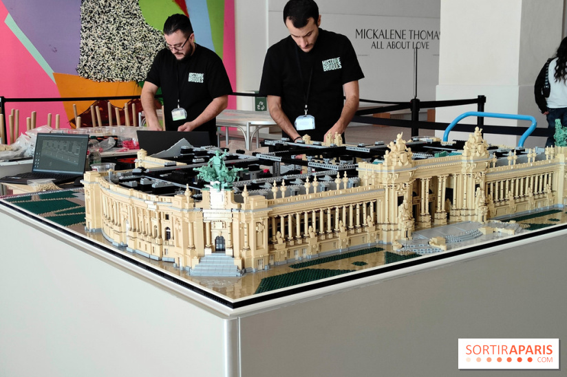 Insolite : assistez au montage en live d'une maquette LEGO du Grand Palais