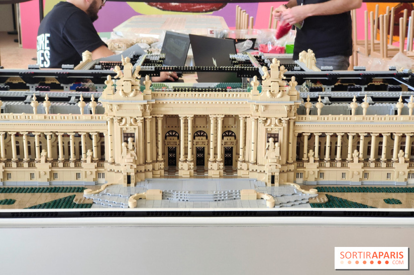 Insolite : assistez au montage en live d'une maquette LEGO du Grand Palais