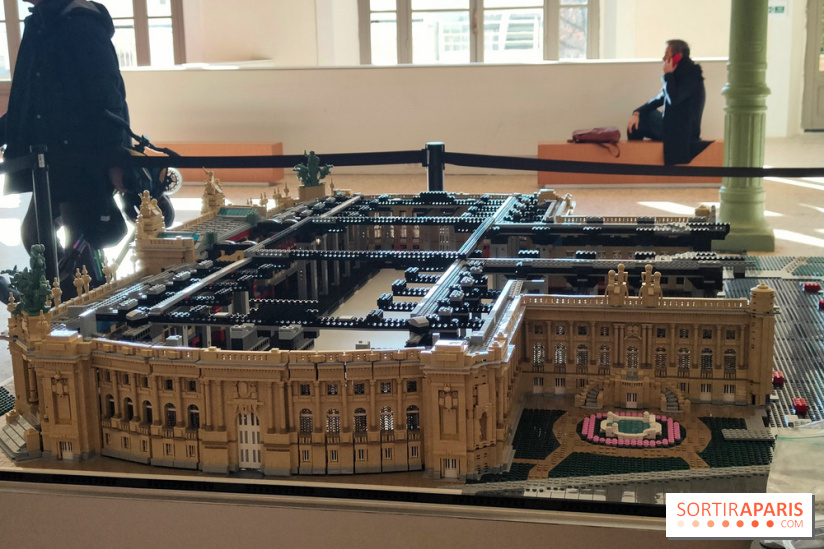 Insolite : assistez au montage en live d'une maquette LEGO du Grand Palais