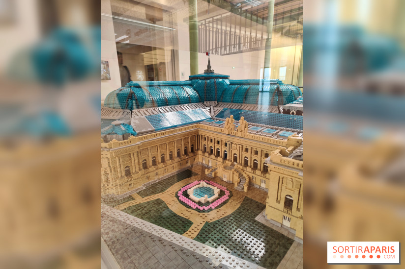 Insolite : assistez au montage en live d'une maquette LEGO du Grand Palais
