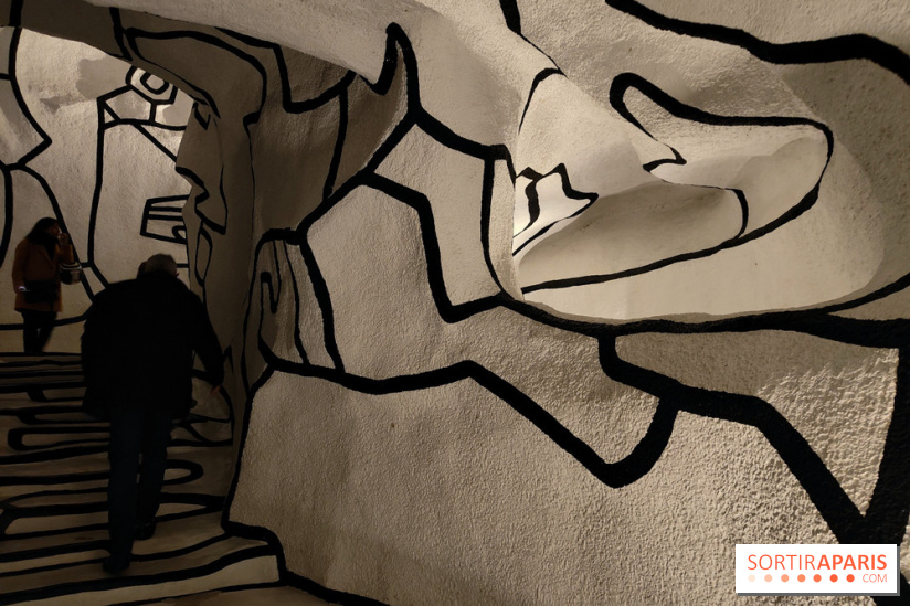 La Tour aux Figures de Jean Dubuffet - Hauts-de-Seine