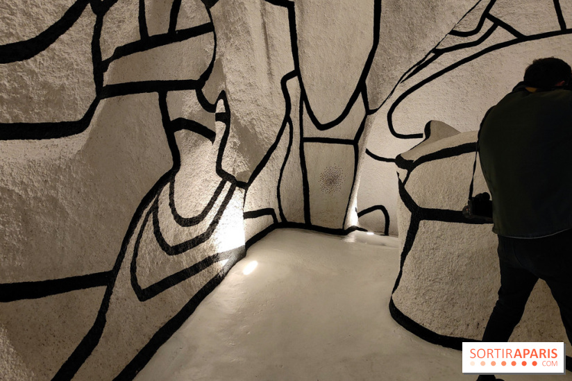 La Tour aux Figures de Jean Dubuffet - Hauts-de-Seine
