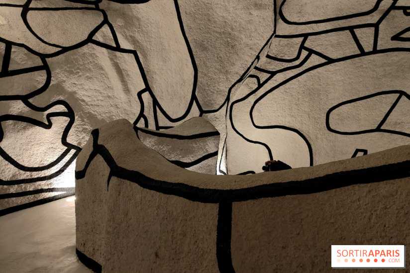 La Tour aux Figures de Jean Dubuffet - Hauts-de-Seine