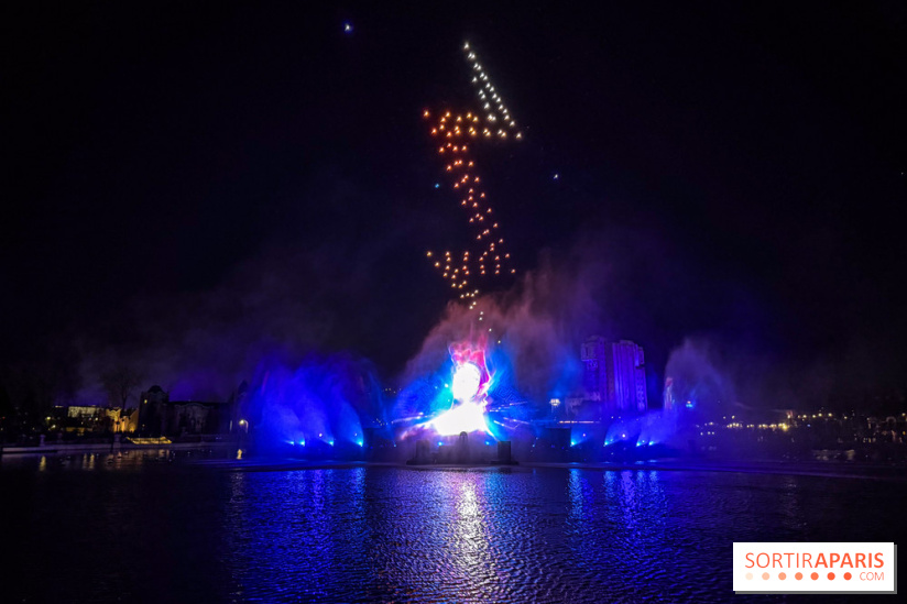 Disneyland Paris : Disney Cascade of Lights, le spectacle nocturne sur Adventure Bay - IMG 4928