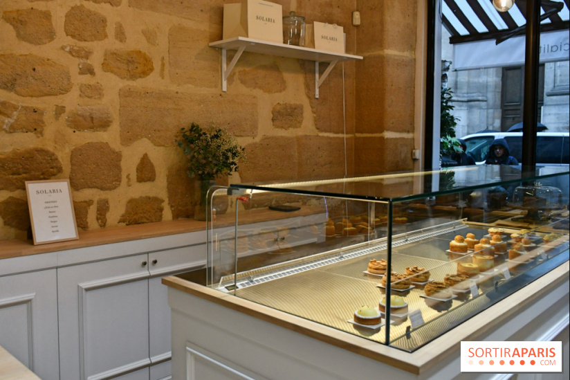 Solaria, un coffee-shop aux pâtisseries réconfortantes près du Louvre à Paris - Fotor