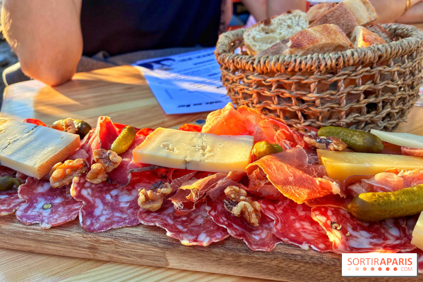 Une péniche-guinguette dédiée à l'apéro sur les quais de Seine  - IMG 4876