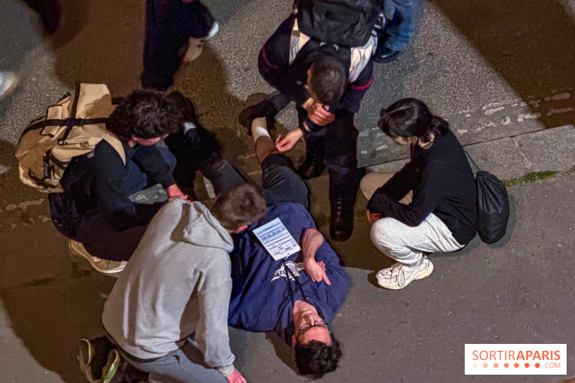 Simulation géante des pompiers de Paris sur les quais parisiens