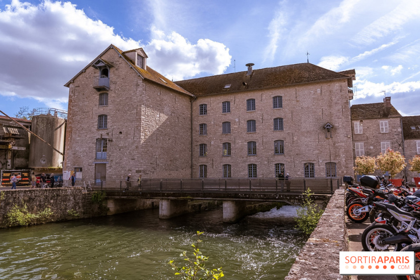 La terrasse du Moulin de Nemours, la guinguette estivale en bord de Loing 77