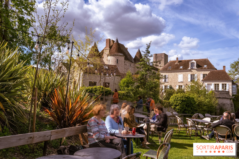 La terrasse du Moulin de Nemours, la guinguette estivale en bord de Loing 77